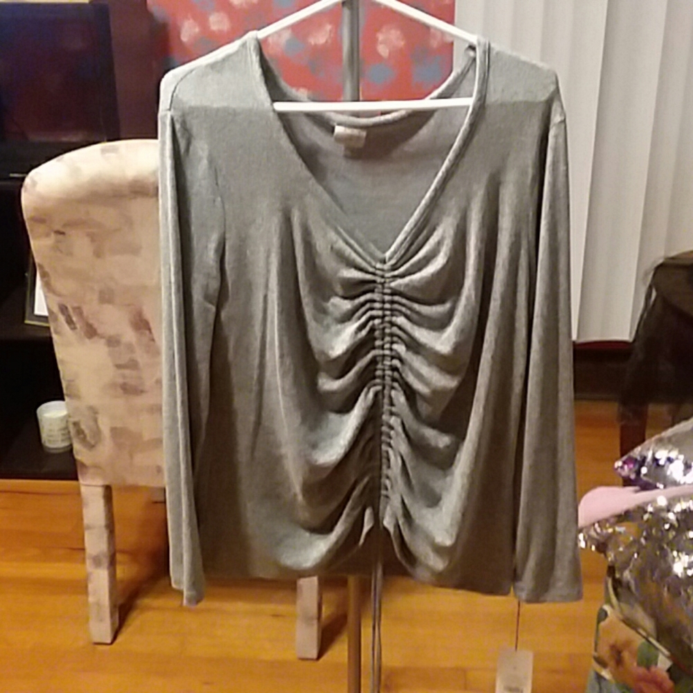Gray long sleeved top